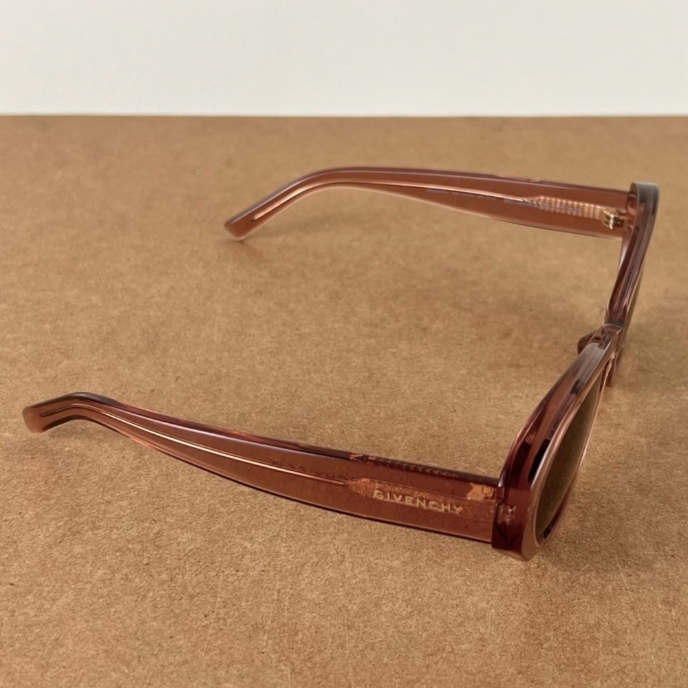 GIVENCHY CAT-EYE SUNGLASSES - Picture 8 of 10